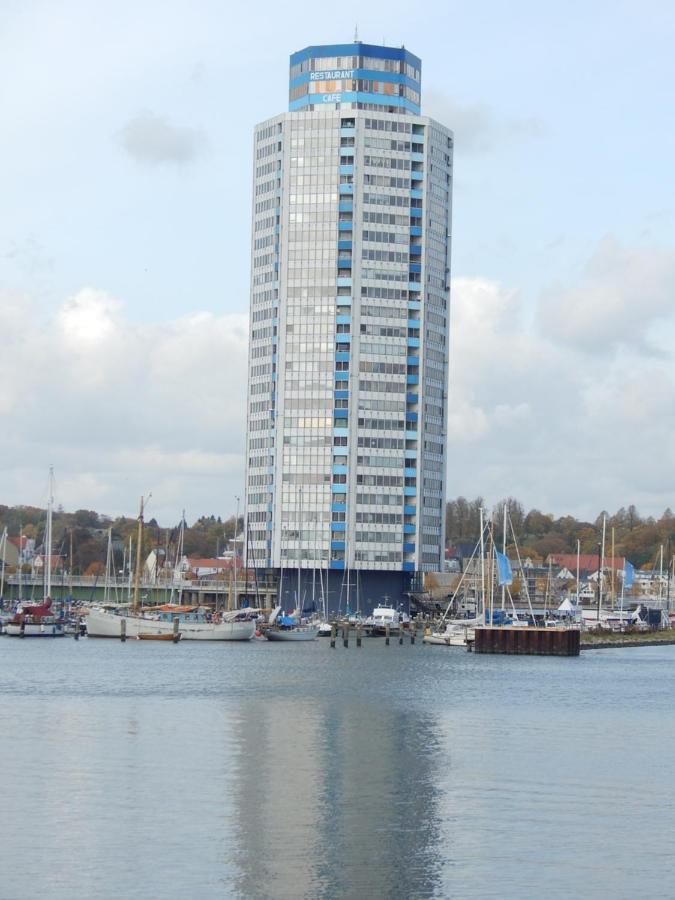 Ferienwohnung Im Wikingturm Schleswig Exterior photo